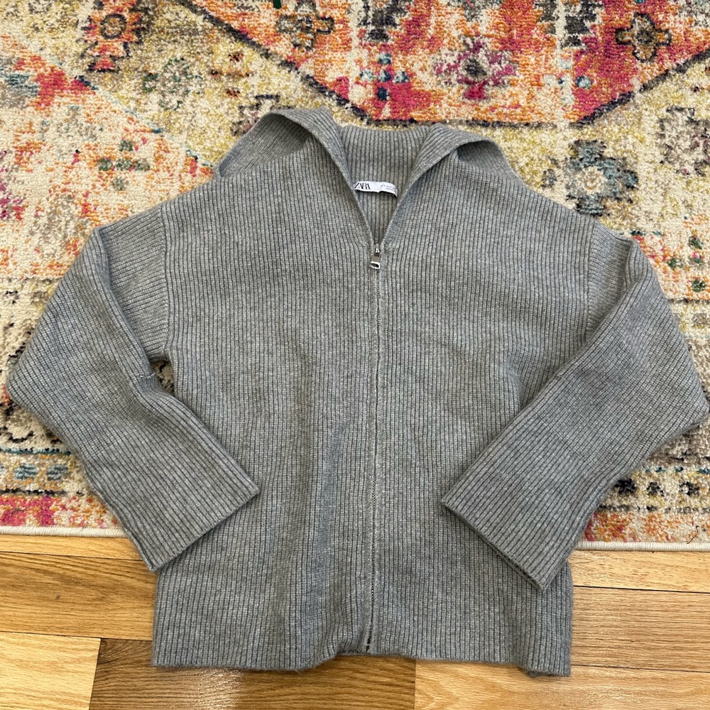 Zara grey zip up sweater with long collar